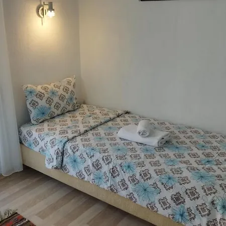 Cemils Guest house *